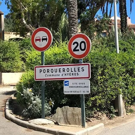 Ile De Porquerolles, Kermarc, Appartement Lumineux Avec Grande Terrasse Exterior photo